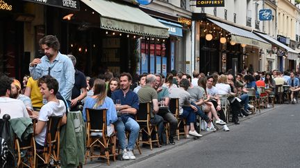 Des terrasses de restaurants parisiens, le 2 juin 2020, jour de la phase 2 du déconfinement. (BERTRAND GUAY / AFP)