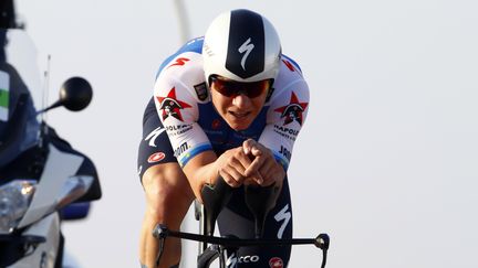 Remco Evenepoel en action lors du contre-la-montre inaugural de Tirreno-Adriatico, le 7 mars 2022. (ROBERTO BETTINI / AFP)