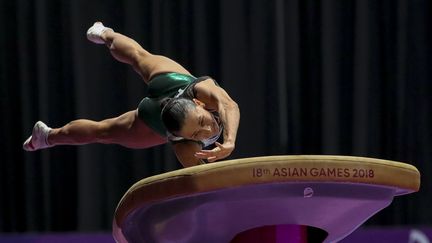 Oksana Chusovitina, gymnaste ouzbèque aux Jeux Asiatiques à Jakarta (Indénésie), le 23 août 2018. (MAST IRHAM / EPA)