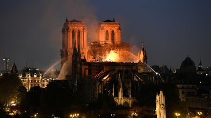 Notre-Dame-de-Paris : un incendie s'est déclaré dans les comblesté