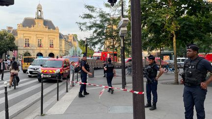 Paris : une voiture percute la terrasse d'un restaurant près du cimetière du Père-Lachaise, trois personnes en urgence absolue