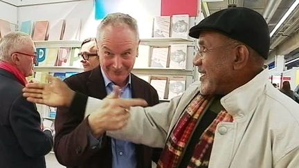 Patrick Chamoiseau et son éditeur allemand à la Foire du Livre de Francfort
 (France Ô / Culturebox)