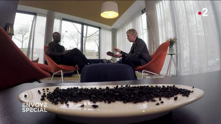 Lilian Thuram commente l'enquête d'"Envoyé spécial" sur les terrains de foot synthétiques (ENVOYE SPECIAL / FRANCE 2)