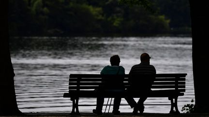 Il y&nbsp;a plus de 500 000 personnes au minimum vieillesse. (TOBIAS SCHWARZ / AFP)