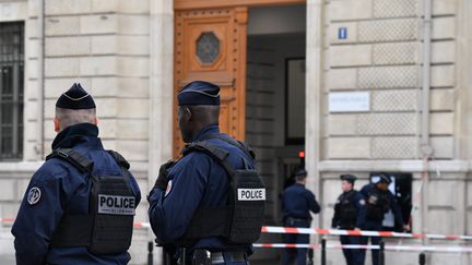 Attaque à la préfecture de police : l'émotion des proches de victimes