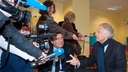 Dominique de Villepin &agrave; Evron (Mayenne),&nbsp;le 28 f&eacute;vrier 2012.&nbsp; (PHILIPPE CHEREL / MAXPPP)