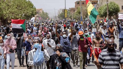 Des manifestants contre le régime militaire à Khartoum, au Soudan, le 30 juin 2022. (AFP)