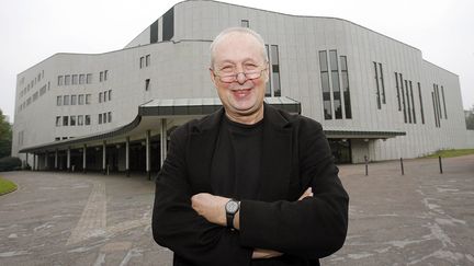 Le chef d'orchestre Stefan Soltesz, en Allemagne, le 29 septembre 2008. (DAVID EBENER / DPA)