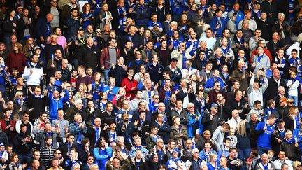 Des supporters de Leicester, le 17 avril 2016, au stade King Power de Leicester. (MAXPPP)