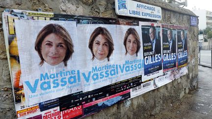 Des panneaux d'affichage électoral, le 20 décembre 2019 à Marseille. (DAVID ROSSI / MAXPPP)