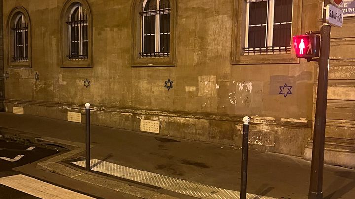 Photo prise par un témoin de la première opération dans le 10e arrondissement de Paris, dans la nuit du 26 au 27 octobre 2023. (CELLULE INVESTIGATION DE RADIO FRANCE)