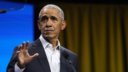 L'ancien président américain Barack Obama est affecté par l'interdiction d'entrée de 500 citoyens américains imposée par la Russie. A New-York, aux Etats-Unis, le 17 novembre 2022. (SPENCER PLATT / GETTY IMAGES NORTH AMERICA / AFP)