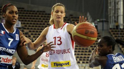 Sandrine Gruda (à droite) (JANEK SKARZYNSKI / AFP)