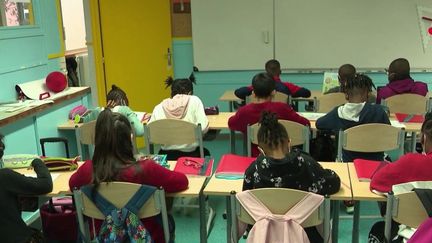 Il y a de nombreux ponts lors du mois de mai 2024. Les écoles risquent d’être clairsemées, ce qui n’est pas sans risque. (France 2)