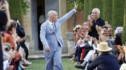 John Malkovich lors de la présentation de sa collection technobohemian au château de l'ange à Goult
 (SEBASTIEN NOGIER/EPA/MAXPPP)