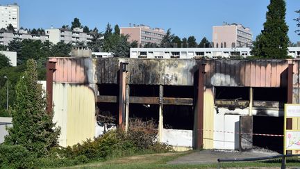 L'extérieur du théâtre détruit par un incendie à Saint-Étienne, le 17 juin 2017
 (Claude Essertel / PhotoPQR / Le Progrès / MaxPPP)