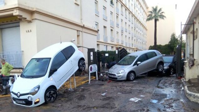 &nbsp; (Square Mistral à Cannes, au lendemain des intempéries meurtrières qui ont frappé les Alpes-Maritimes © Radio France / Cyrille Ardaud)