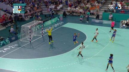 Les joueuses de l'équipe de France féminine de handball ont dominé l'Allemagne en quarts de finale du tournoi olympique, mardi 6 août au stade Pierre-Mauroy.