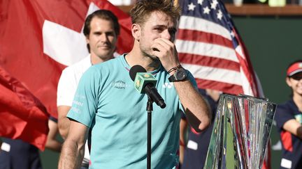 Stan Wawrinka, très ému à l'issue de sa défaite en finale du tournoi d'Indian Wells 2017 (KEVORK DJANSEZIAN / GETTY IMAGES NORTH AMERICA)