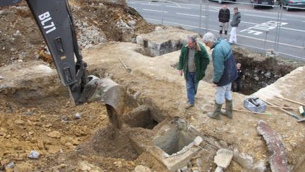 Le chantier de fouilles autour du bunker de la seconde guerre mondiale à Caen.
 (Laurent Neveu/PHOTOPQR/OUEST FRANCE)