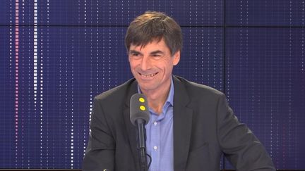 Le rédacteur en chef de Géo, Eric Meyer, souhaite s'écarter du "bruit" de l'actualité et ralentir le temps. (FRANCEINFO / RADIOFRANCE)