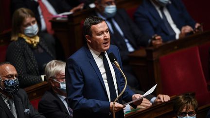 Le député Les Républicains Eric Diard lors d'une séance de questions au gouvernement le 6 octobre 2020 à l'Assemblée nationale à Paris. (CHRISTOPHE ARCHAMBAULT / AFP)