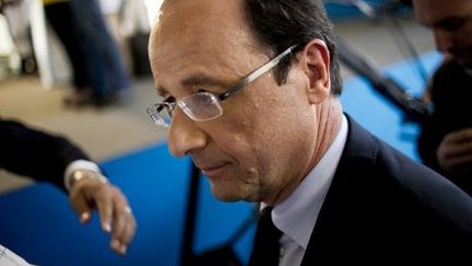 François Hollande à la fin de son meeting à Saint-Joseph (La Réunion, 1er avril) (AFP)