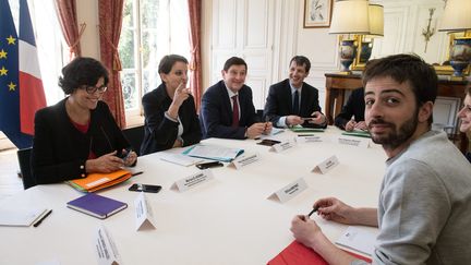 Myriam El Khomri, ministre du Travail, Najat Vallaud Belkacem, ministre de l'Education nationale et Patrick Kanner, ministre de la Ville, rencontrent William Martinet, president de l'Unef, au ministere de l'Education, à propos de la loi Travail, le 6 avril 2016. (MAXPPP.)