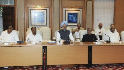 Le premier ministre indien, Manmohan Singh (au centre) (AFP - PIB - P. S. Kanwar)