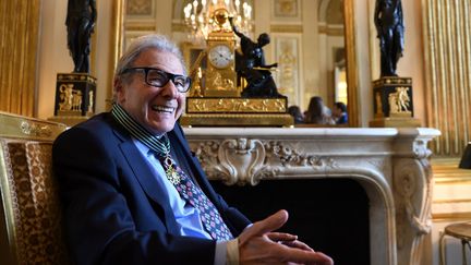 Lalo Schifrin en 2016, après avoir été nommé Commandeur des Arts et Lettres à Paris
 (Eric FEFERBERG / AFP)