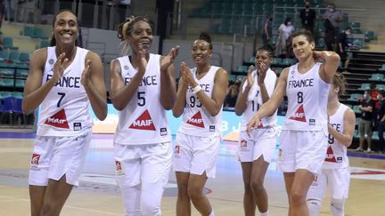 Sandrine Gruda, Endy Miyem, Diandra Tchatchouang, Valériane Vukosavljevic et Helena Ciak (de gauche à droite) après un match amical contre l'Italie, le 2 juin à Mulhouse. (DAREK SZUSTER / MAXPPP)