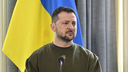 Le président ukrainien, Volodymyr Zelensky, le 4 mai 2023 à La Haye (Pays-Bas). (DIRK WAEM / BELGA MAG / AFP)