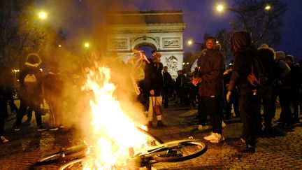 Manifestation des "Gilets jaunes" à Paris sur les&nbsp;Champs Élysées le 5 janvier 2019 (NATHANAEL CHARBONNIER / FRANCE-INFO)