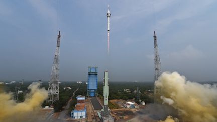 Le véhicule test de la mission Gaganyaan décolle depuis la base de Sriharikota (Inde) samedi 21 octobre 2023. (INDIAN SPACE RESEARCH ORGANISATION / AFP)