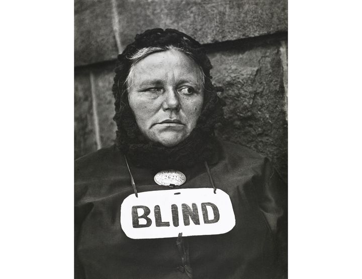 Paul Strand, Blind Woman, New York, 1916 (© Aperture Foundation Inc., Paul Strand Archive. Fundación MAPFRE Collections)