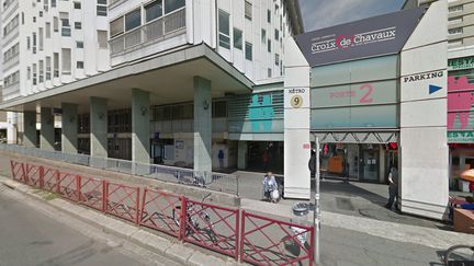 &nbsp; (La station de métro Croix-de-Chavaux, à Montreuil. Une caméra de la RATP y a filmé Abaaoud à 22h14, vendredi 13 novembre. © Google Street View)