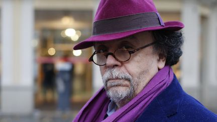 Jean-Michel Ribes, devant le théâtre du Rond-Point en octobre 2015
 (Thomas Samson / AFP)