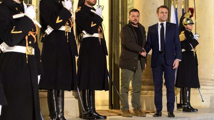 Ukrainian President Volodymyr Zelensky received by Emmanuel Macron in Paris on February 16, 2024 (JULIEN MATTIA / LE PICTORIUM / MAXPPP)