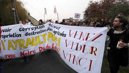 Manifestation des opposants à un projet de construction d'un aéroport international, le 17 novembre 2012 à Notre-Dame- des Landes (Loire-Atlantique). (JEAN-FRANCOIS MONIER / AFP)