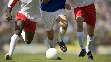 Entre la cérémonie du Ballon d'or à Paris demain, et ce soir à 20h45, le classique OM-PSG, quelques réflexions sur le football et sur les supporters. (Illustration) (PHOTO AND CO / THE IMAGE BANK RF / GETTY IMAGES)