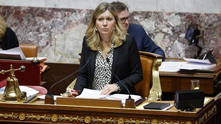 La présidente de l'Assemblée nationale Yaël Braun-Pivet, le 17 février 2023, dans l'hémicycle, à Paris. (LUDOVIC MARIN / AFP)