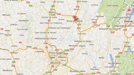 Une automobiliste a &eacute;t&eacute; tu&eacute;e lors d'une collision avec un TER, &agrave; un passage &agrave; niveau &agrave; Bourg-en-Bresse, dans l'Ain, lundi 23 d&eacute;cembre 2013.&nbsp; ( GOOGLE MAPS / FRANCETV INFO )