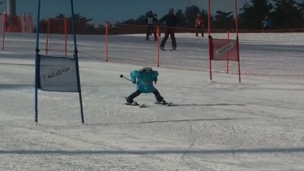 Un robot skieur