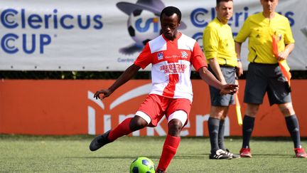 «Notre formation ne tourne pas qu'autour de la prière. C'est une formation humaine, intellectuelle, et une partie de cette formation humaine, c'est bien sûr le jeu. Certains jouent au volley, au basket. Comme ça, on peut s'amuser un peu le week-end, souffler, pour recommencer en forme notre formation le lundi», explique Deogratias. (Alberto PIZZOLI / AFP)