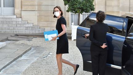 La ministre&nbsp;de&nbsp;la Transformation et de la Fonction publiques, Amélie de Montchalin, à l'entrée du palais de l'Elysée à Paris, le 19 juillet.&nbsp; (DANIEL PIER / NURPHOTO / AFP)