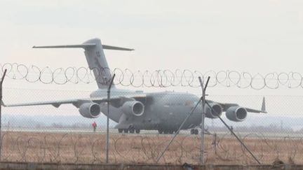 Guerre en Ukraine : une livraison d’avions risquée de la part des États-Unis (FRANCE 2)