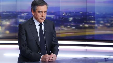 François Fillon lors de son passage au 20 heures de TF1, à Paris, le 26 janvier 2017. (PIERRE CONSTANT / AFP)