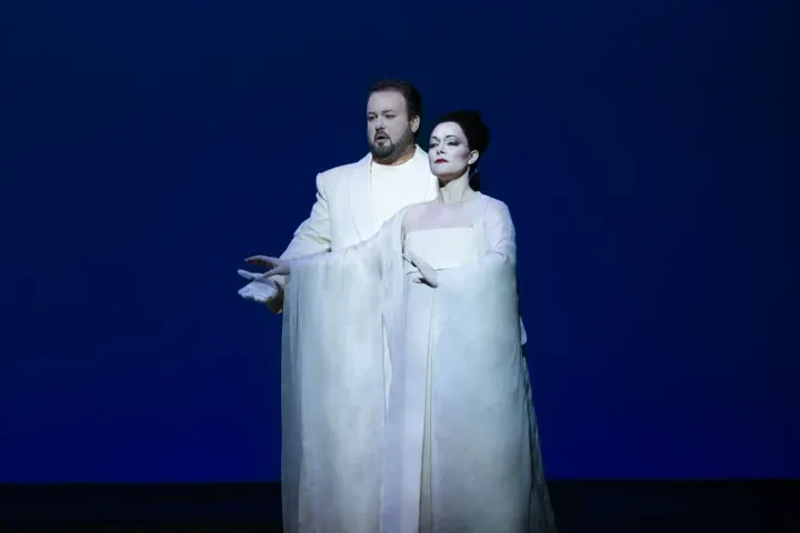 Eleonora Buratto et Stefan Pop dans "Madame Butterfly" à l'Opéra Bastille (Paris). (CHLOE BELLEMERE / ONP)