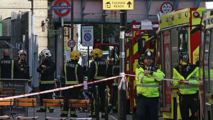 Les services d'urgence ont été appelés à la station Parsons Green, à Londres, le 15 septembre 2017, pour un incident dans une rame de métro. (DANIEL LEAL-OLIVAS / AFP)