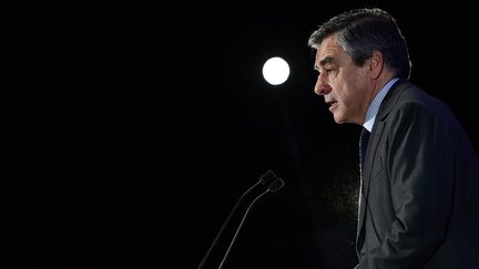 François Fillon, le 21 mars 2017, à Courbevoie (Hauts-de-Seine). (CHRISTOPHE ARCHAMBAULT / AFP)